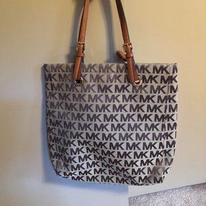 Michael Kors Jacquard Jet Set Tote